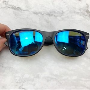 wayfarer flash